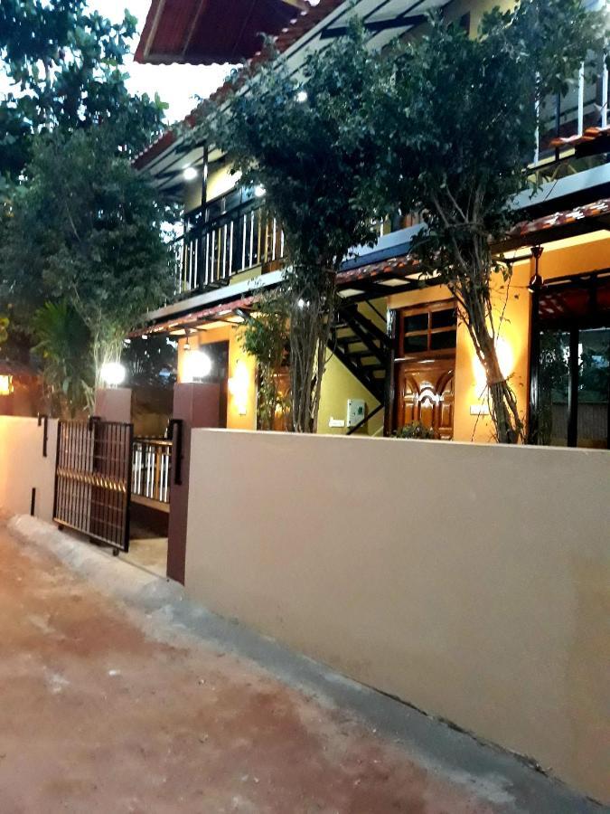 Shawn'S The Morjim Enclave Otel Dış mekan fotoğraf